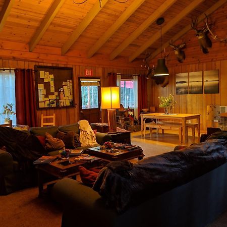 The Red Rooster Lodge Колтервилл Экстерьер фото
