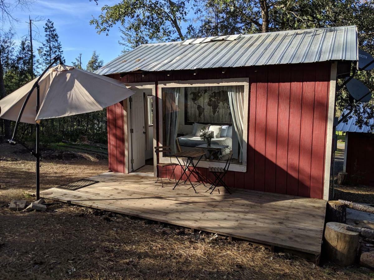 The Red Rooster Lodge Колтервилл Экстерьер фото